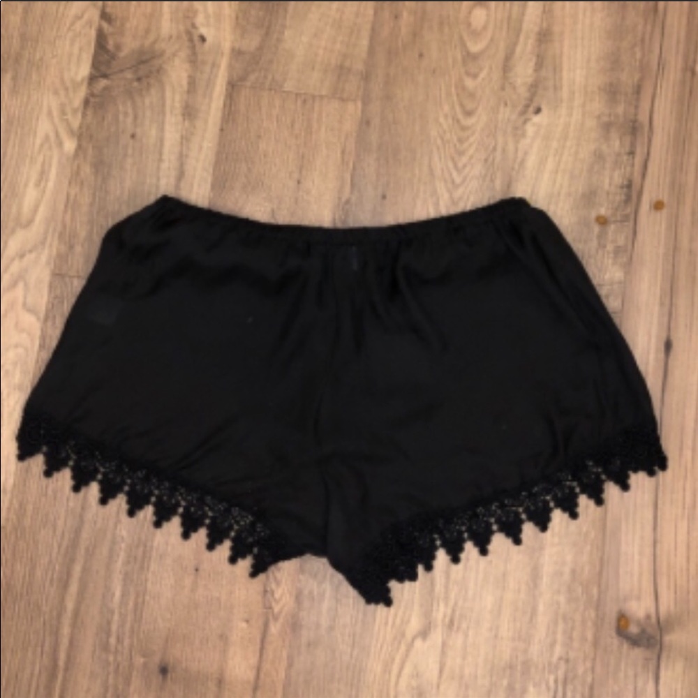 Show Me Your MuMu Bri Lace Black Shorts Size S